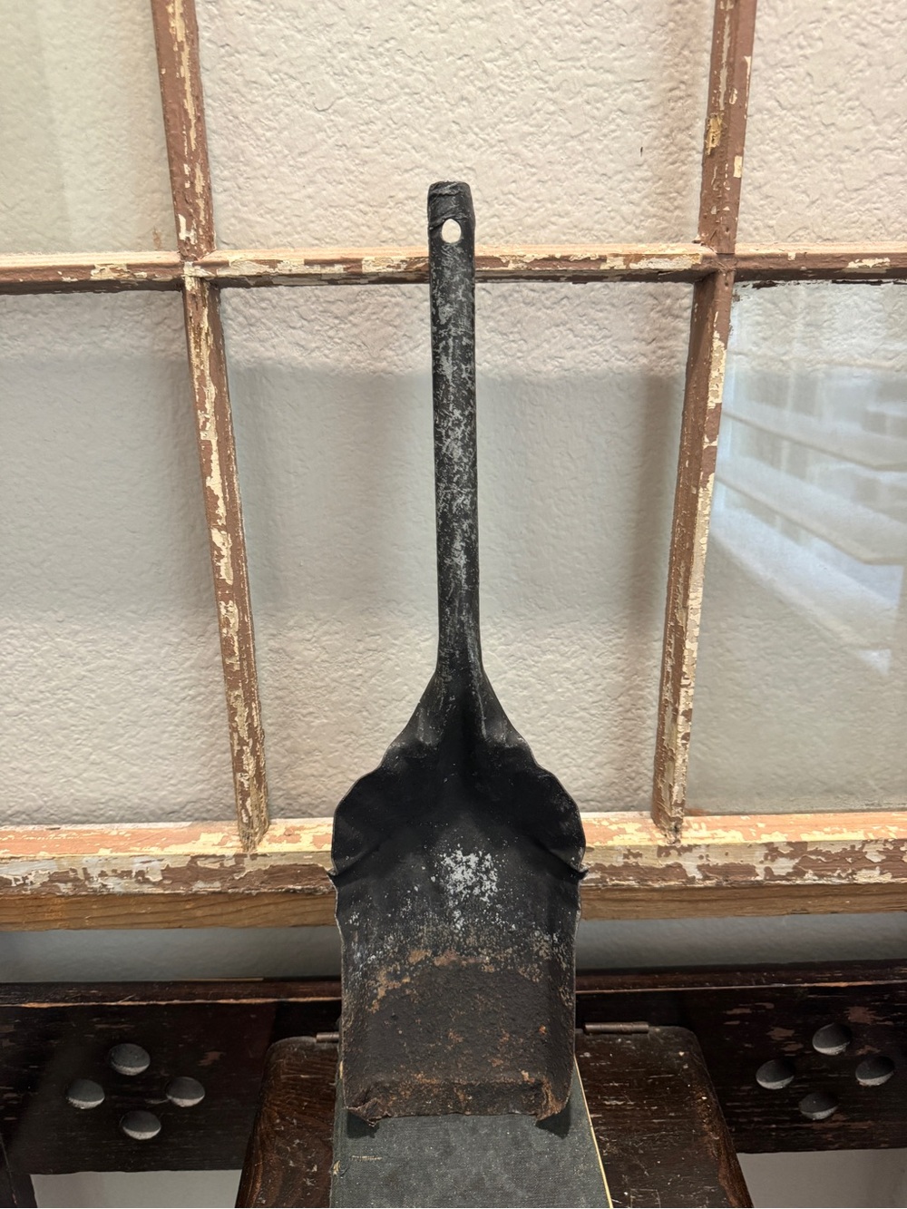 Vintage Metal Coal/Fireplace Shovel in Black